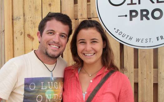Avec la surfeuse Johanne Defay sur le Swatch Girls Pro France 2014, après une interview meltyXtrem