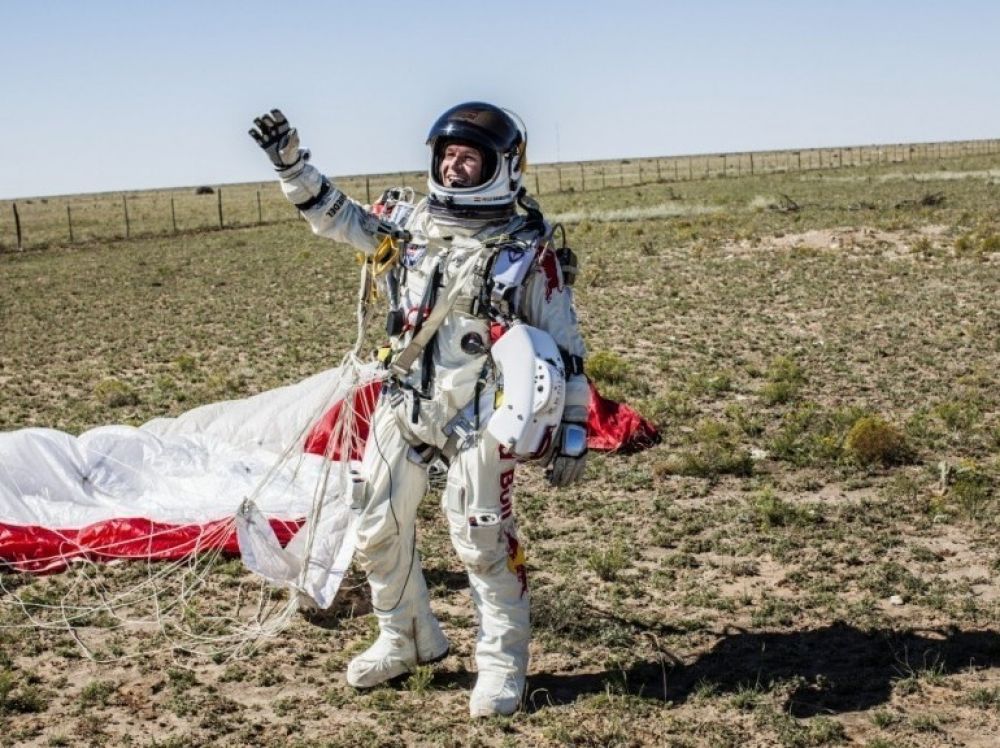 Felix Baumgartner red Bull Stratos