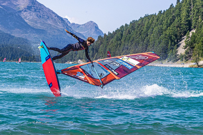 Sam Estève Windsurf freestyle Silvaplana