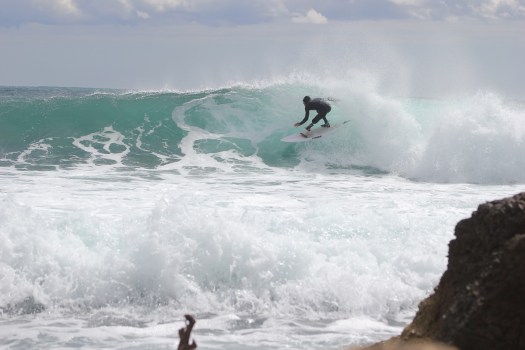 Eric Dargent en session surf - Crédit photo Bonelli