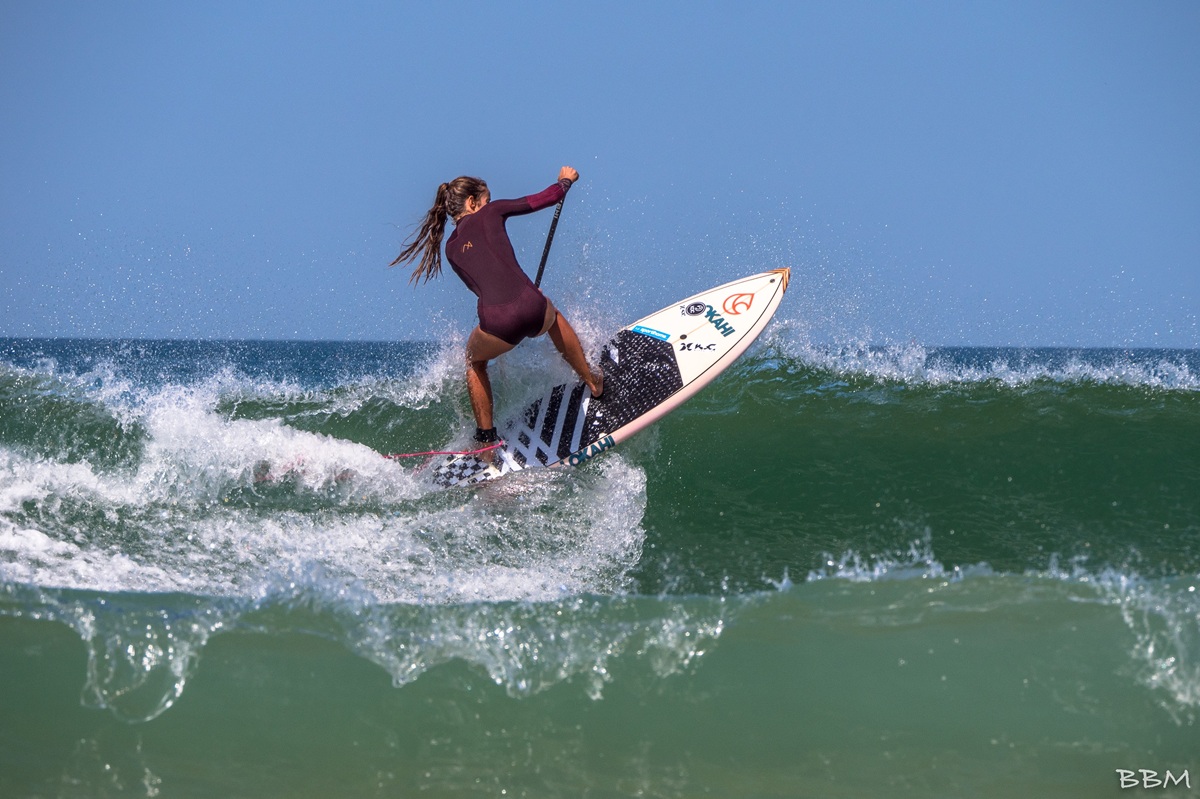 Delphine Beauchet Macaire en session SUP Surf / Crédit photo BBM