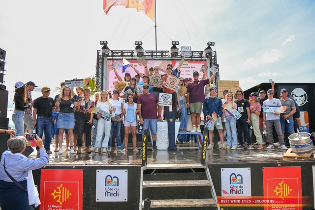 Le podium du Défi Wind 2026, avec Lola Brotschi-Eibel (Crédit photo Défi Wind Eyes/jean-Marc Cornu)
